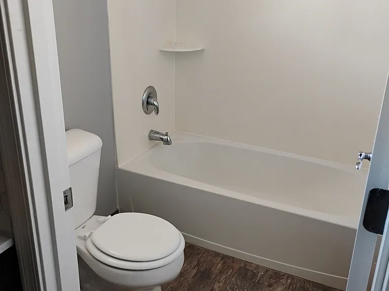 3285 E Lafayette Ave — Photo 28