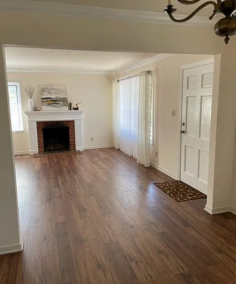 1409 S Claremont St — Photo 2