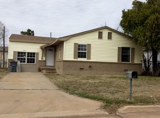 2310 NW 38th Pl, Lawton, OK 73505