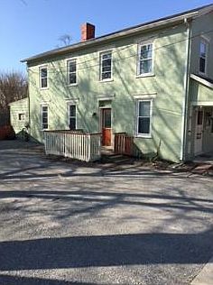 1st image of 208 W Walnut St