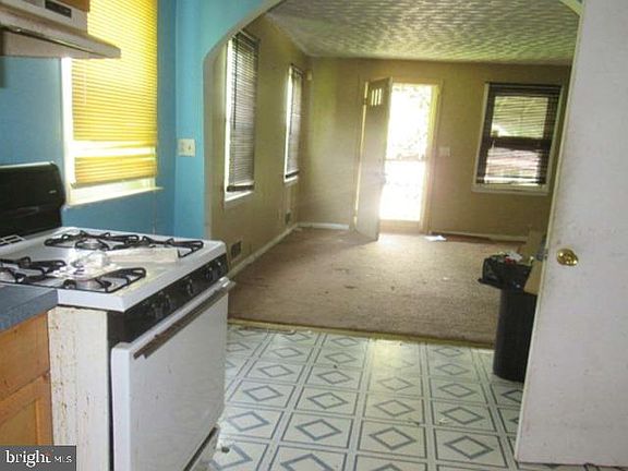 5th image of 4812 Nurton Ave