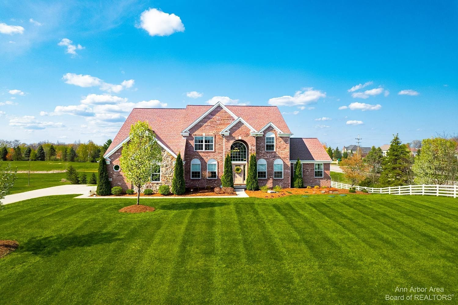 7670 Whirlaway Dr, Saline, MI 48176 MLS 3294005 Zillow