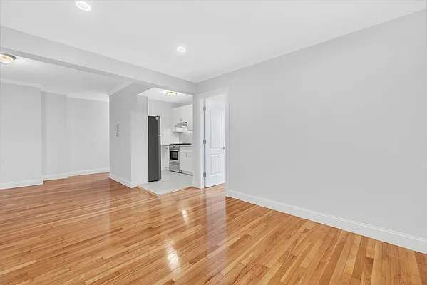 Rented by Bond New York | media 9