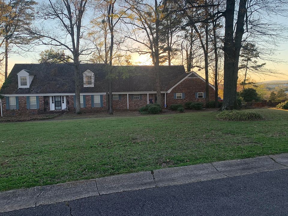 1st image of 8 Briarwood Ln