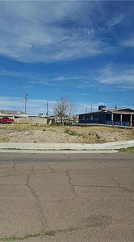 1st image of 502 Holiday St