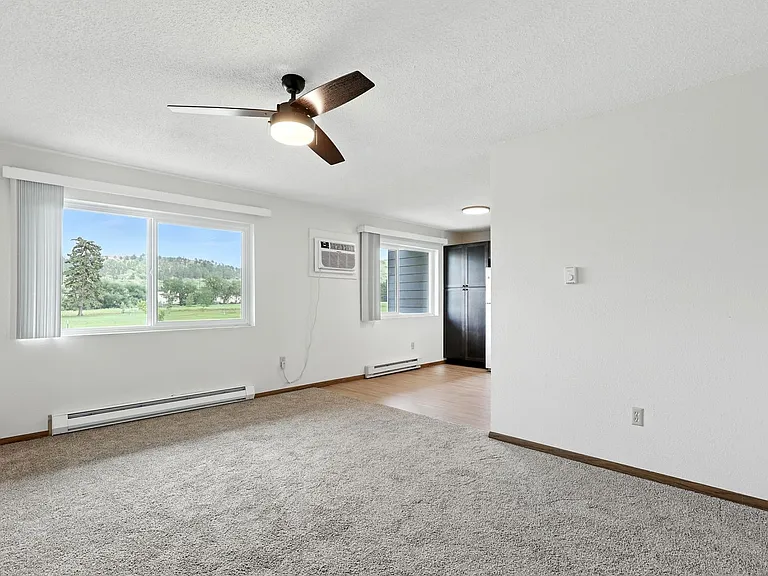 717 Dakota Dr — Photo 9