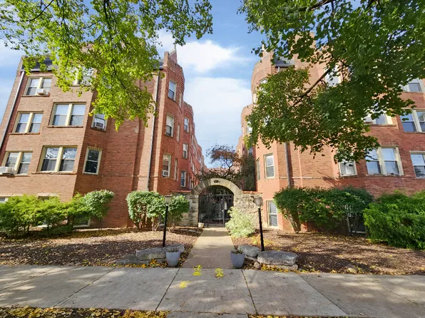 4124 N Kedvale Ave APT 300, Chicago, IL 60641
