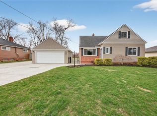 6716 Charles Rd, North Olmsted, OH 44070