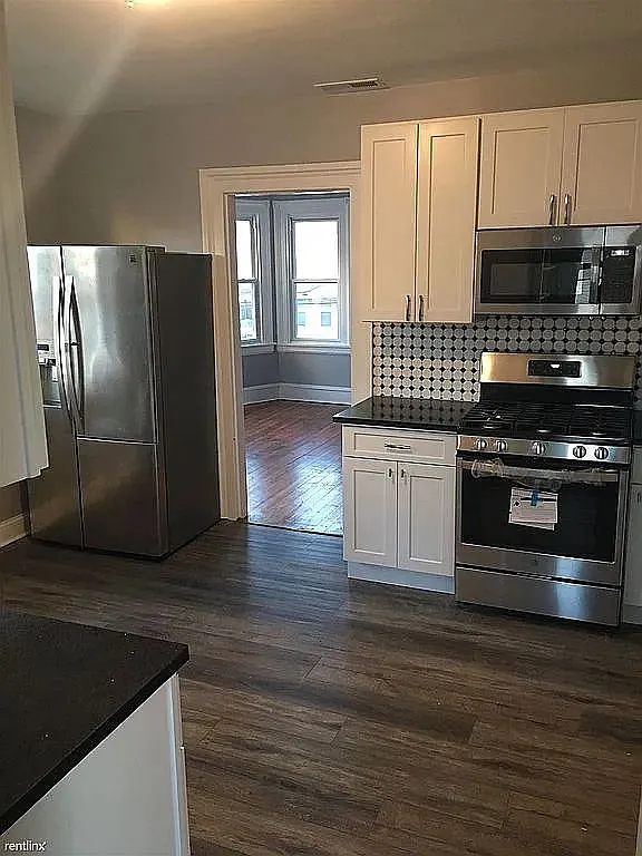 Building Photo - 98 Sanford Ave #2