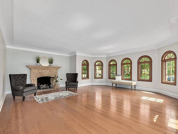 4th image of 1138 Park Ave