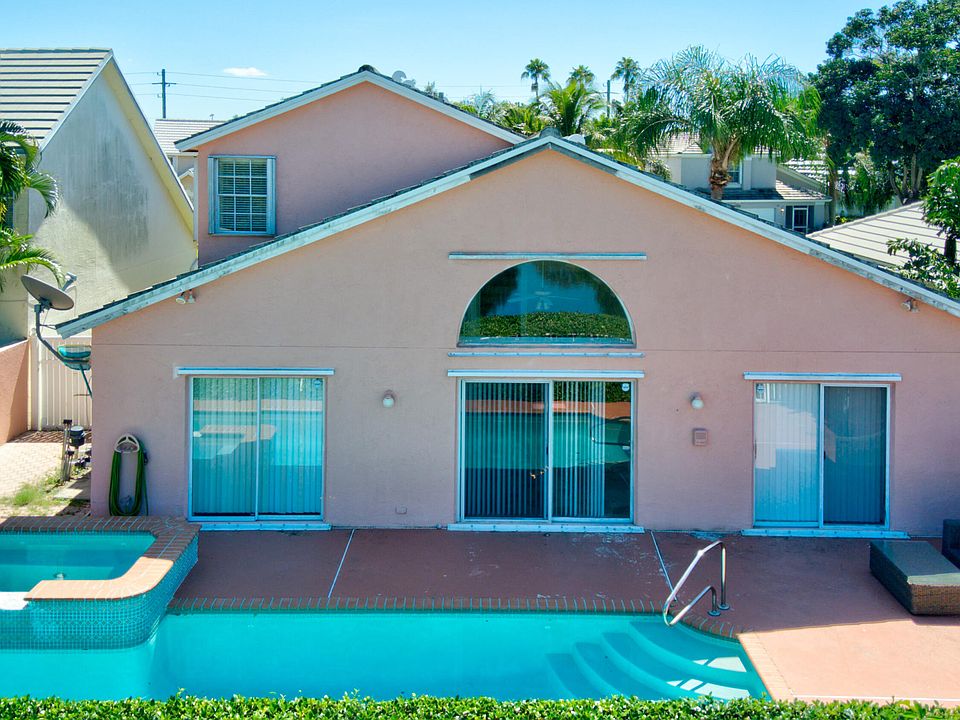 1st image of 4355 Leicester Ct