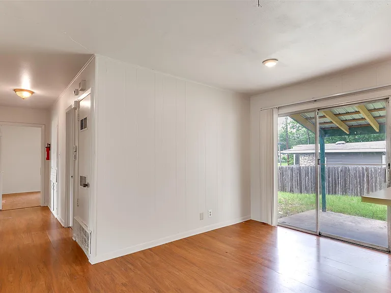 1800 Rhodes Rd — Photo 5