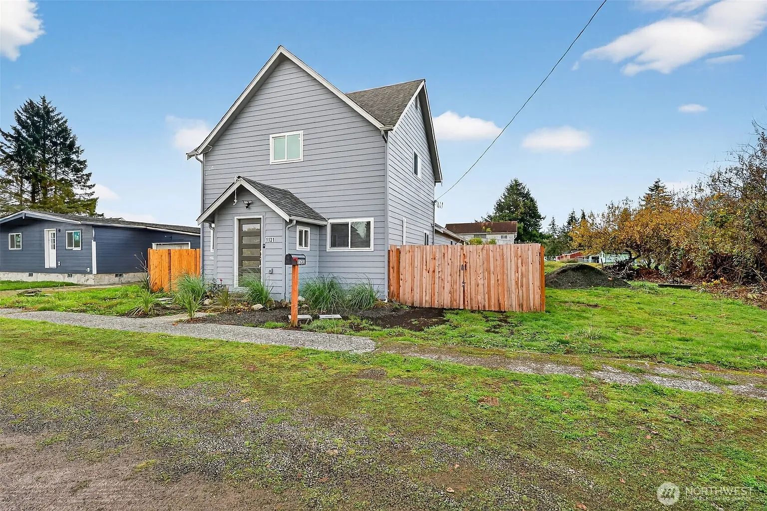1131 W Cushing Street photo 1