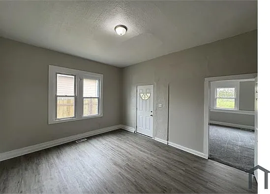 3 bed, 1200 sqft, $1,749 — Photo 3