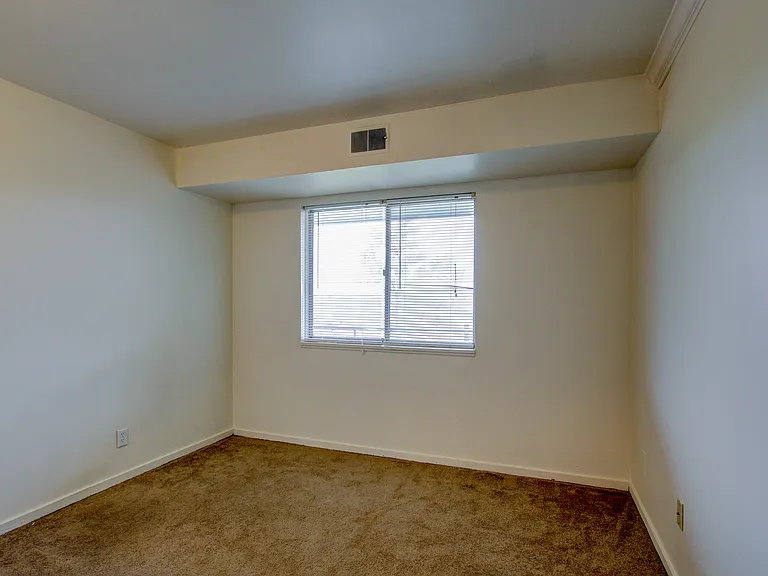 The Forum Apartments — Photo 41