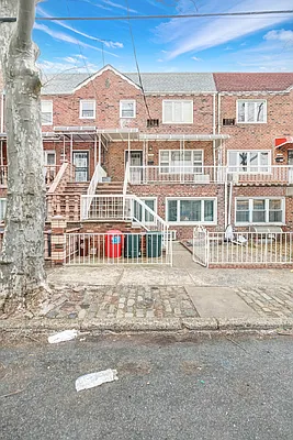 Sold by Compass | media 1