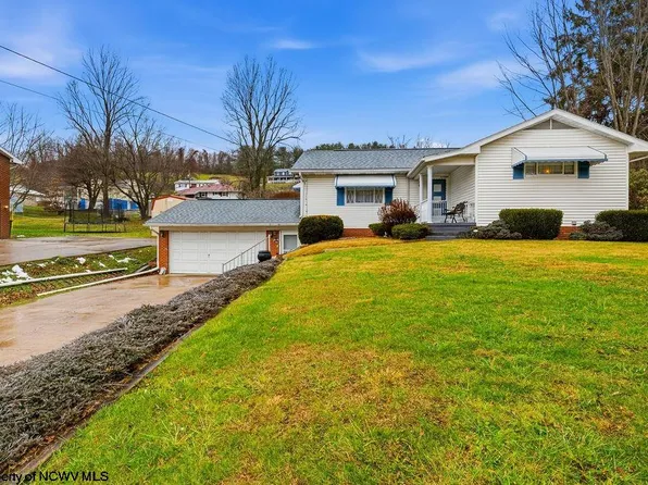 1804 Pleasant Valley Rd, Fairmont, WV 26554