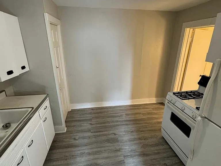 1426 High St — Photo 10