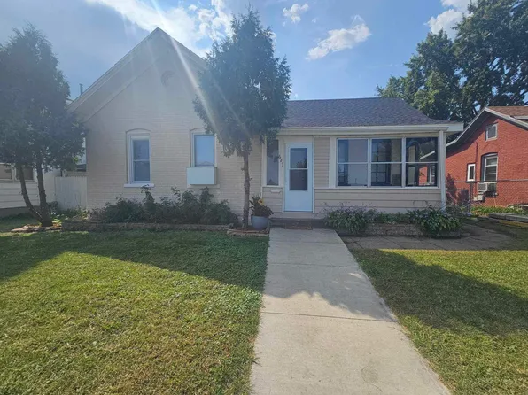 623 E 2nd St, Winona, MN 55987