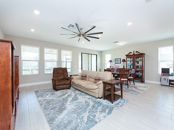 4th image of 4574 Tivoli Dr