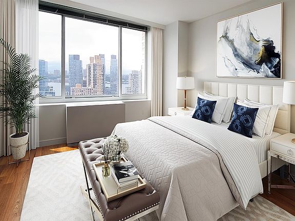 4th image of 160 W 62nd St APT 32H