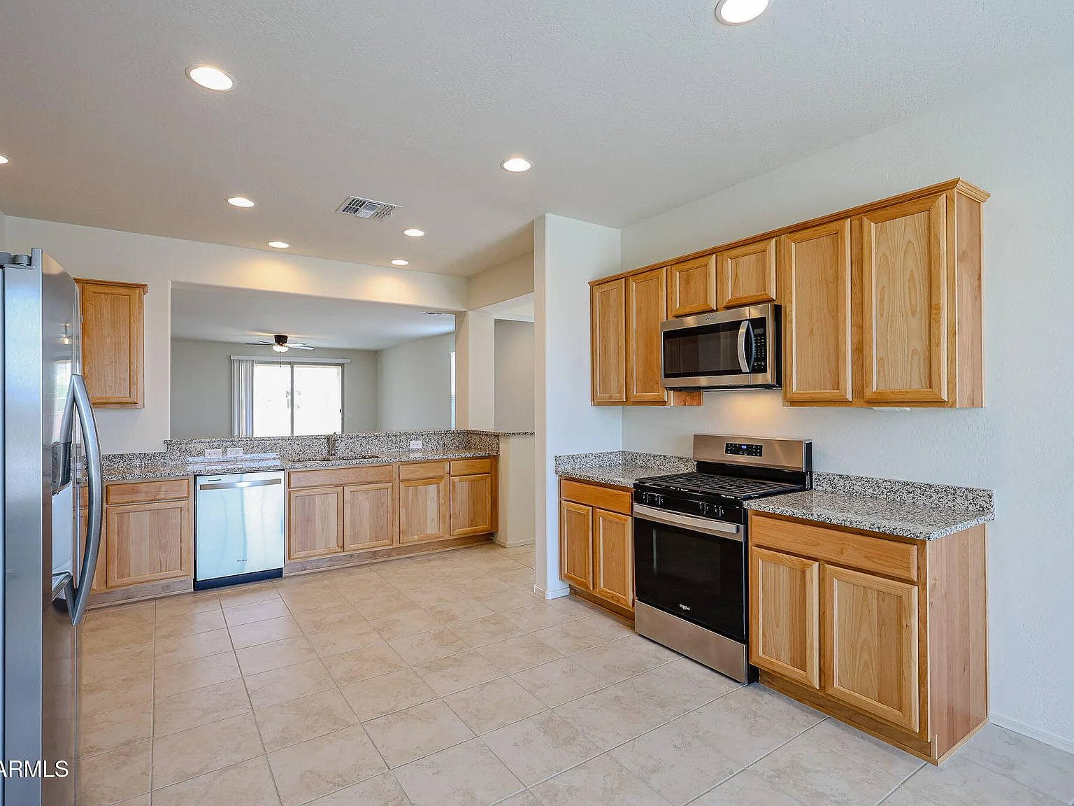 3 bed, 2.0 bath, 1959 sqft, $2,400 — Photo 3