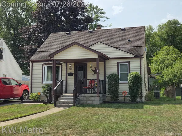 926 Bauman Ave, Royal Oak, MI 48073