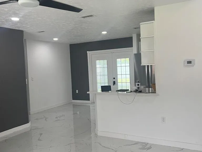 355 Johnston St — Photo 5