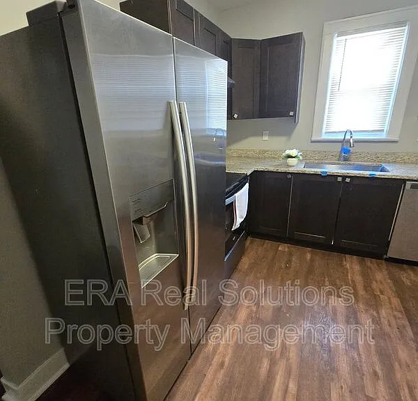 2205 W Sullivant Ave — Photo 9