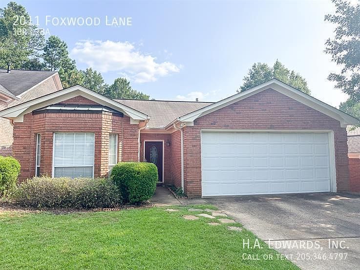 1st image of 2011 Foxwood Ln