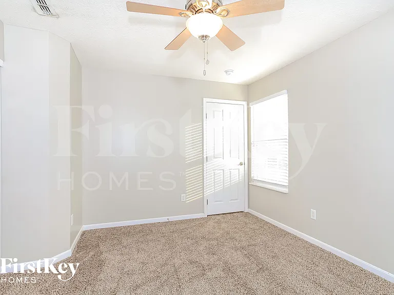 6311 Sara Ct — Photo 9
