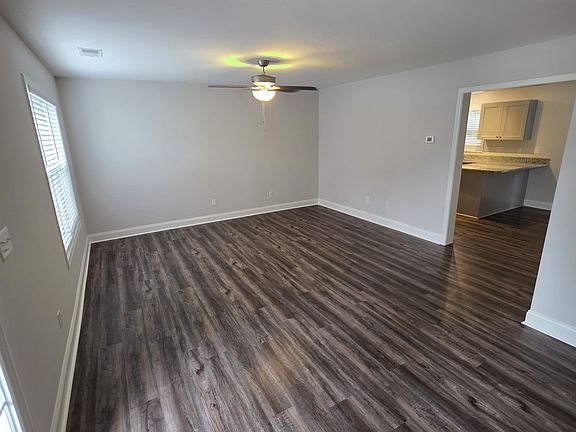 2nd image of 412B Pineview St #B