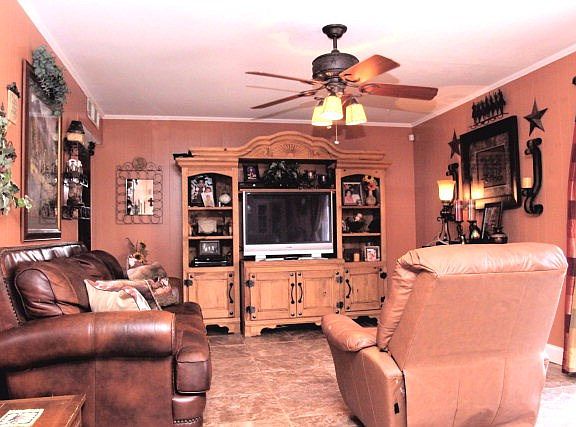 3rd image of 1617 W 24th St