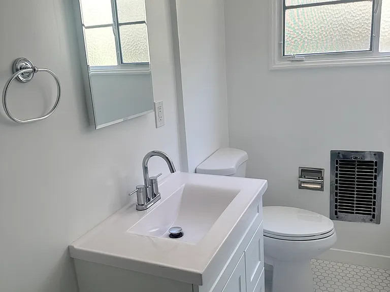 1009 N Sweetzer Ave #6 — Photo 3