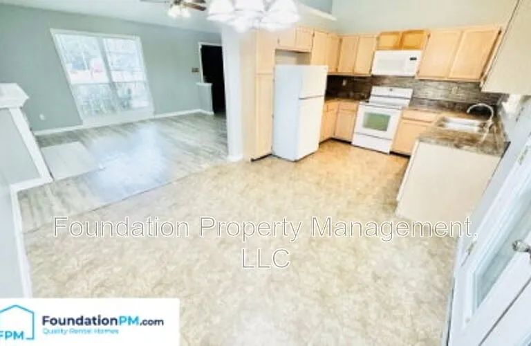2663 Bay Pointe Cir W — Photo 3