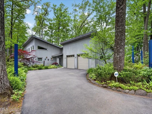 17 Ten Springs Drive, Saratoga Springs, NY 12866