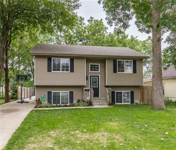 1309 E 26th Ct, Des Moines, IA, 50317