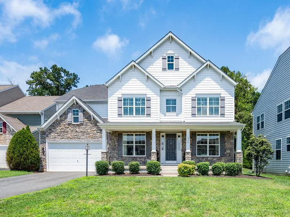 5576 James Young Way, Fairfax, VA 22032