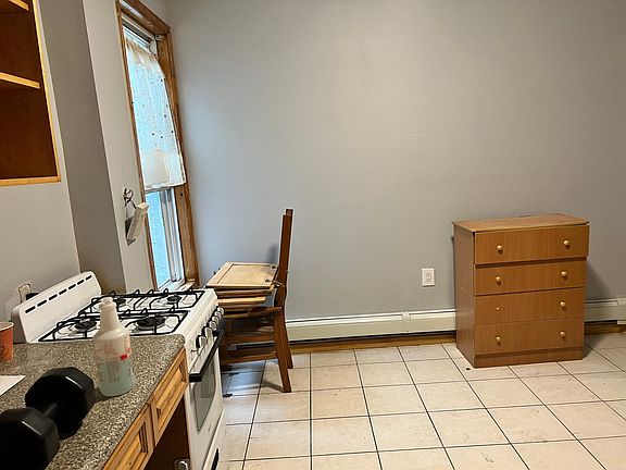 3rd image of 9412 Astoria Blvd