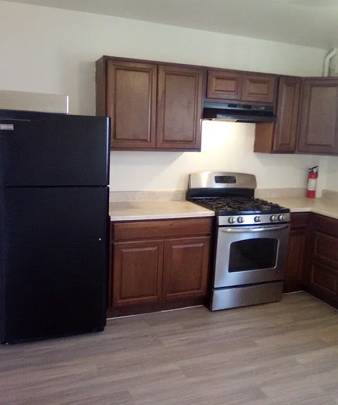 1437 N Ivy St — Photo 2