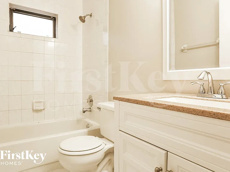 1647 SW 30th Ter — Photo 13