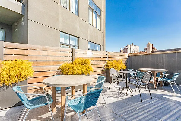 Rented by MySpaceNYC | media 18