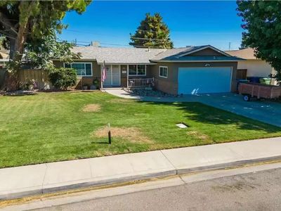 94 W Deodar Dr, Lemoore, CA, 93245