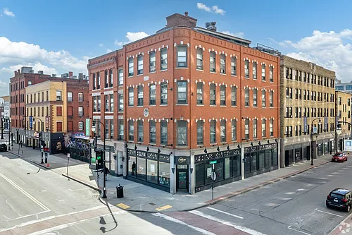60 Franklin St Photo 1