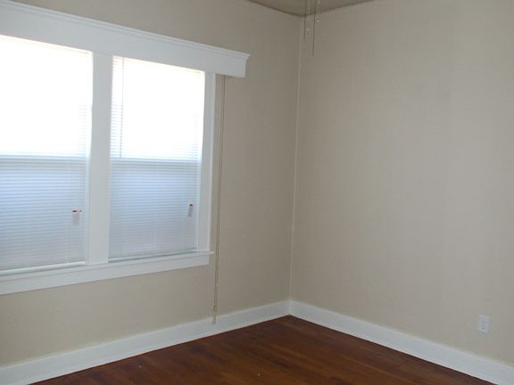 5th image of 401 Ward St