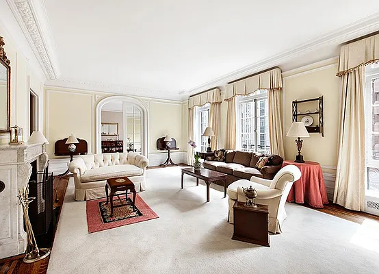 Sold by Warburg | media 1