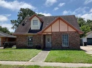 25 Christopher Ct, New Orleans, LA 70128