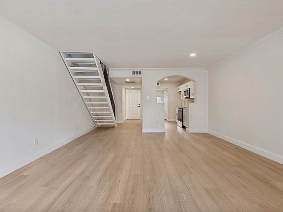 3rd image of 4505 N Oconnor Rd #1121