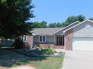510 N Elm St, Wellington, KS 67152