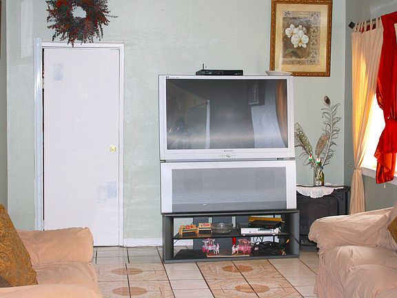 5th image of 758 S 40th St